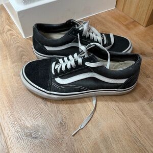 Vans Black and White Low-Top Old Skool Sneakers